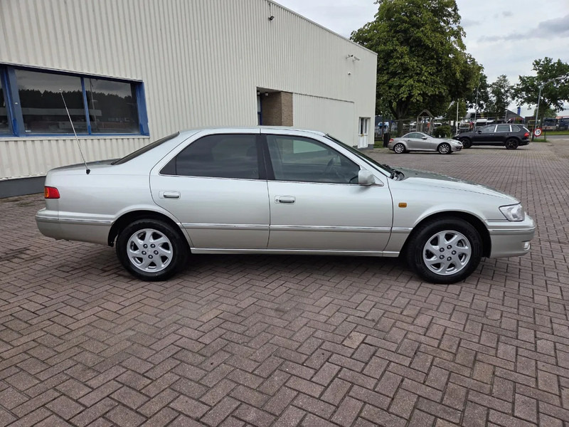 Toyota Camry 3.0 // V6 // 24v // Automaat // leather Seats - Sedan: afbeelding 2 Toyota Camry 3.0 // V6 // 24v // Automaat // leather Seats - Sedan: afbeelding 2