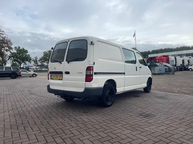 Toyota HiAce 2.5 D4-D 90 Lang Airco - Kleine bestelwagen: afbeelding 5 Toyota HiAce 2.5 D4-D 90 Lang Airco - Kleine bestelwagen: afbeelding 5