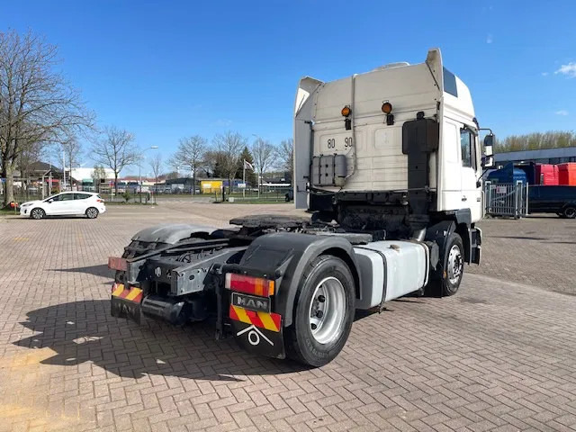 MAN 19.463 6 Cilinder Manual pomp - Trekker: afbeelding 3 MAN 19.463 6 Cilinder Manual pomp - Trekker: afbeelding 3