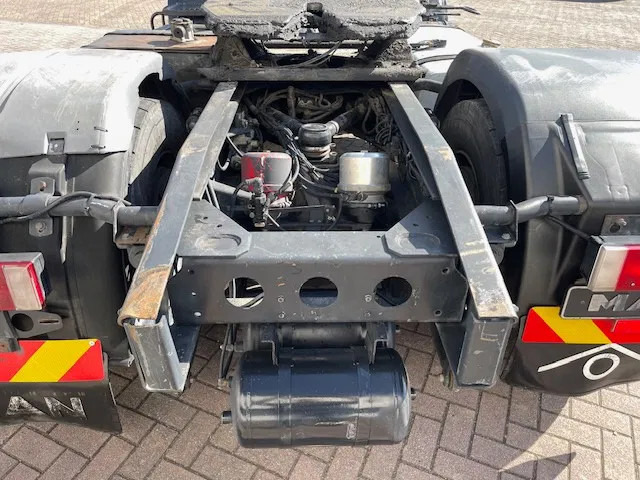 MAN 19.463 6 Cilinder Manual pomp - Trekker: afbeelding 5 MAN 19.463 6 Cilinder Manual pomp - Trekker: afbeelding 5
