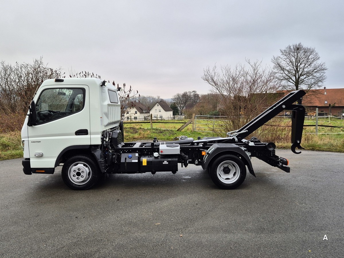 FUSO 3C15 Duonic Aut.City Abrollkipper AHK 3.5T - Haakarmsysteem vrachtwagen: afbeelding 4 FUSO 3C15 Duonic Aut.City Abrollkipper AHK 3.5T - Haakarmsysteem vrachtwagen: afbeelding 4