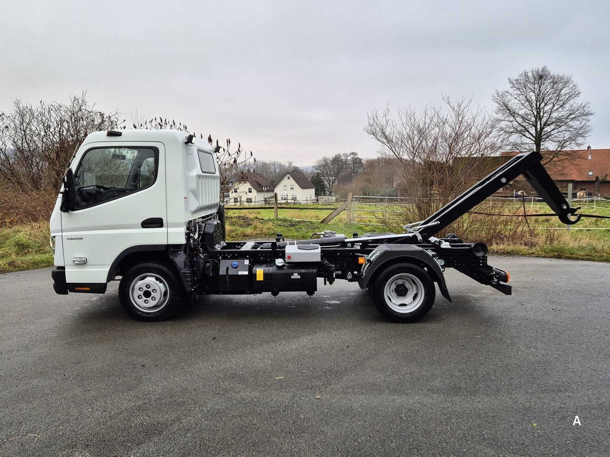 FUSO 3C15 Duonic Aut.City Abrollkipper AHK 3.5T - Haakarmsysteem vrachtwagen: afbeelding 3 FUSO 3C15 Duonic Aut.City Abrollkipper AHK 3.5T - Haakarmsysteem vrachtwagen: afbeelding 3