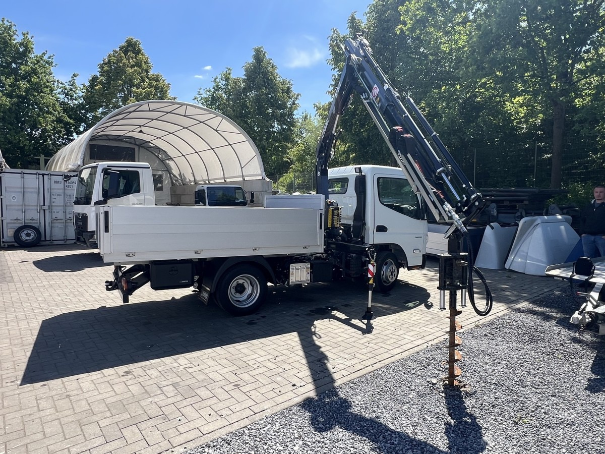FUSO 3S15 Alu Pritsche 2.80m Ladekran Bohrgerät - Bestelwagen met open laadbak: afbeelding 2 FUSO 3S15 Alu Pritsche 2.80m Ladekran Bohrgerät - Bestelwagen met open laadbak: afbeelding 2
