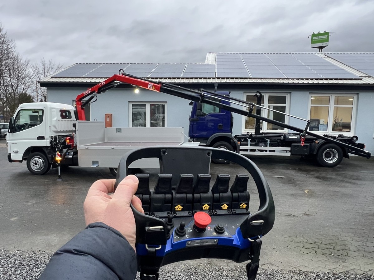 FUSO 3S15 Alu Pritsche 2.80m Ladekran Funk! - Bestelwagen met open laadbak: afbeelding 2 FUSO 3S15 Alu Pritsche 2.80m Ladekran Funk! - Bestelwagen met open laadbak: afbeelding 2