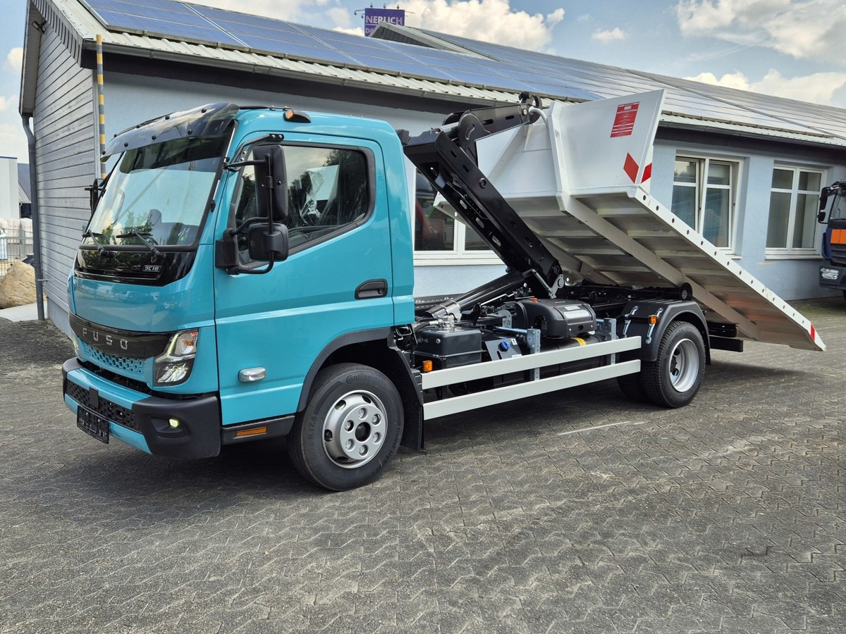 FUSO Canter FUSO 9C18 City Abrollkipper Krokbil Color - Haakarmsysteem vrachtwagen, Kraanwagen: afbeelding 2 FUSO Canter FUSO 9C18 City Abrollkipper Krokbil Color - Haakarmsysteem vrachtwagen, Kraanwagen: afbeelding 2