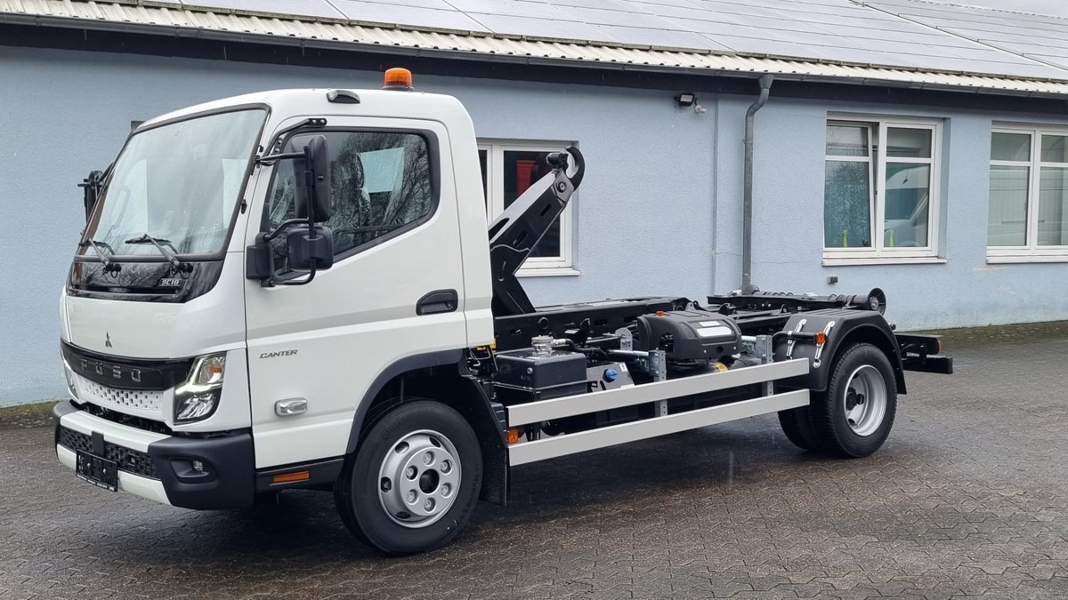 FUSO Canter FUSO 9C18 Duonic City Abrollkipper - Haakarmsysteem vrachtwagen: afbeelding 3 FUSO Canter FUSO 9C18 Duonic City Abrollkipper - Haakarmsysteem vrachtwagen: afbeelding 3