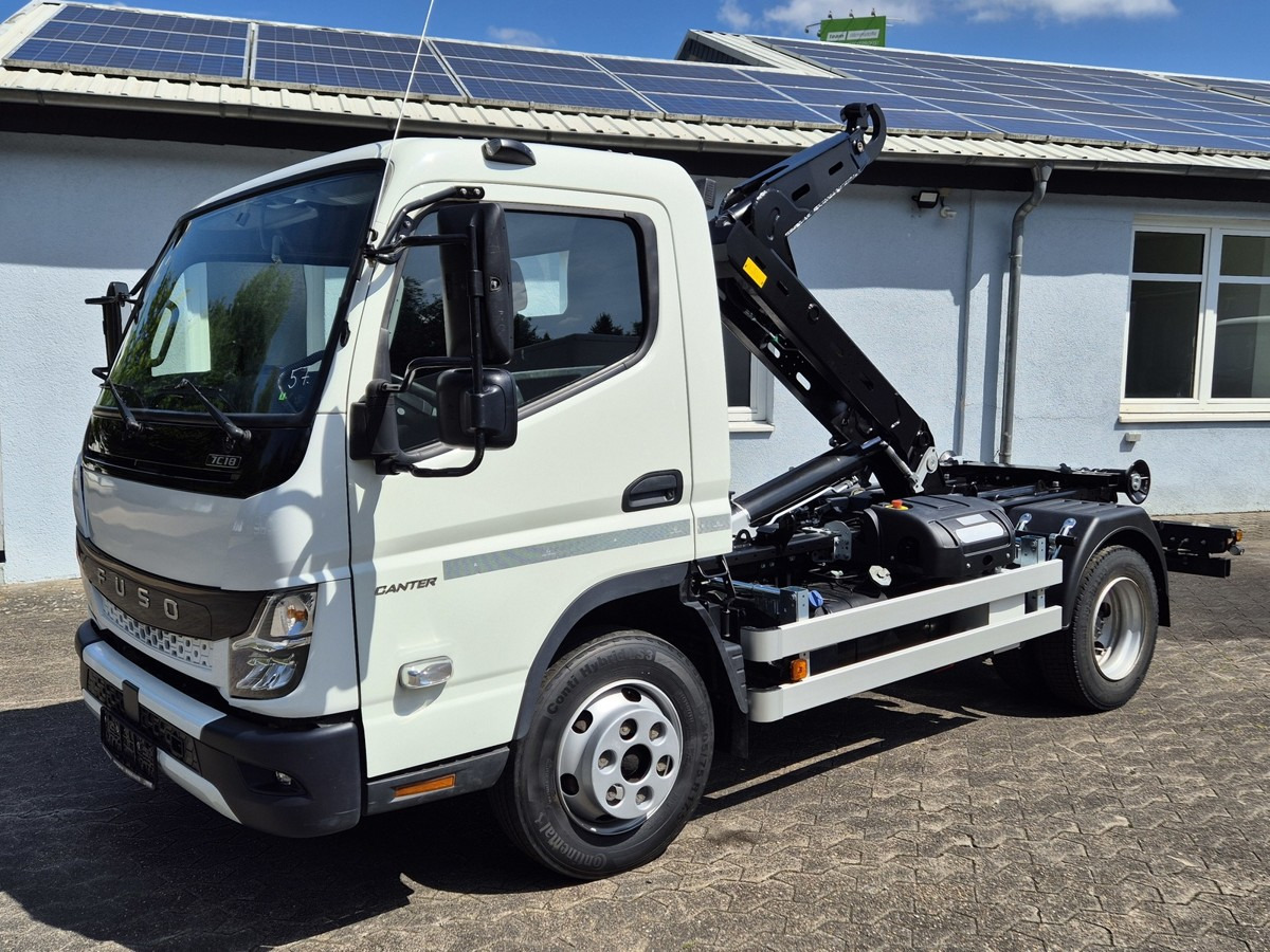 FUSO Fuso Canter 7C18 City Abrollkipper AHK Hooklift - Haakarmsysteem vrachtwagen: afbeelding 1 FUSO Fuso Canter 7C18 City Abrollkipper AHK Hooklift - Haakarmsysteem vrachtwagen: afbeelding 1