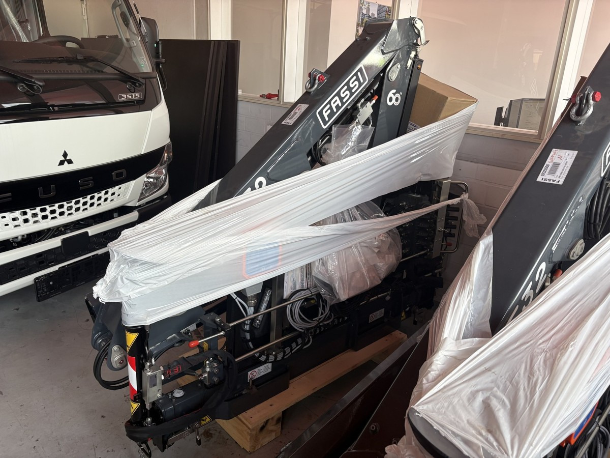 Ladekran Fassi F32A.023 Funk! NEU sofort verfügb - Autolaadkraan: afbeelding 1 Ladekran Fassi F32A.023 Funk! NEU sofort verfügb - Autolaadkraan: afbeelding 1