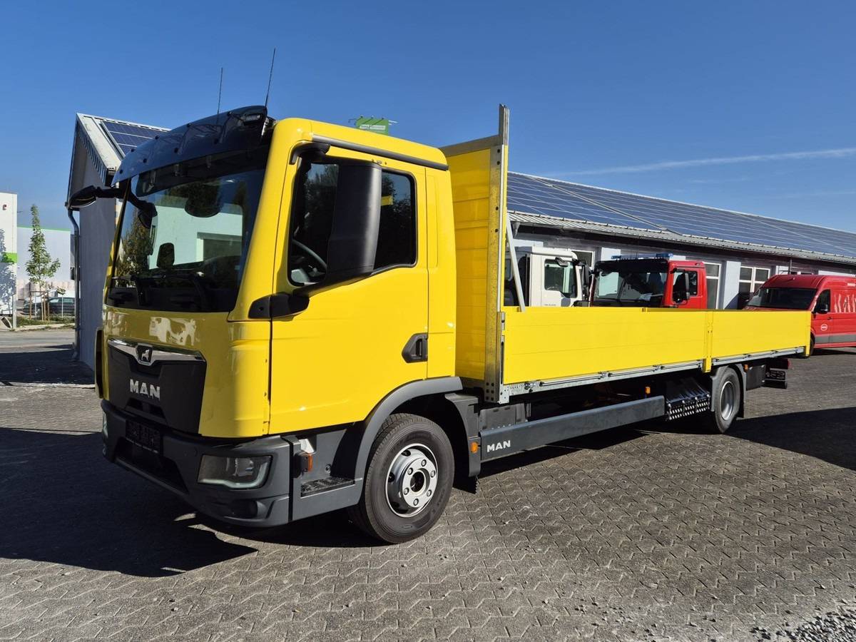 MAN 12.250 BL Gerüstbaupritsche 2x AHK - Vrachtwagen met open laadbak: afbeelding 3 MAN 12.250 BL Gerüstbaupritsche 2x AHK - Vrachtwagen met open laadbak: afbeelding 3