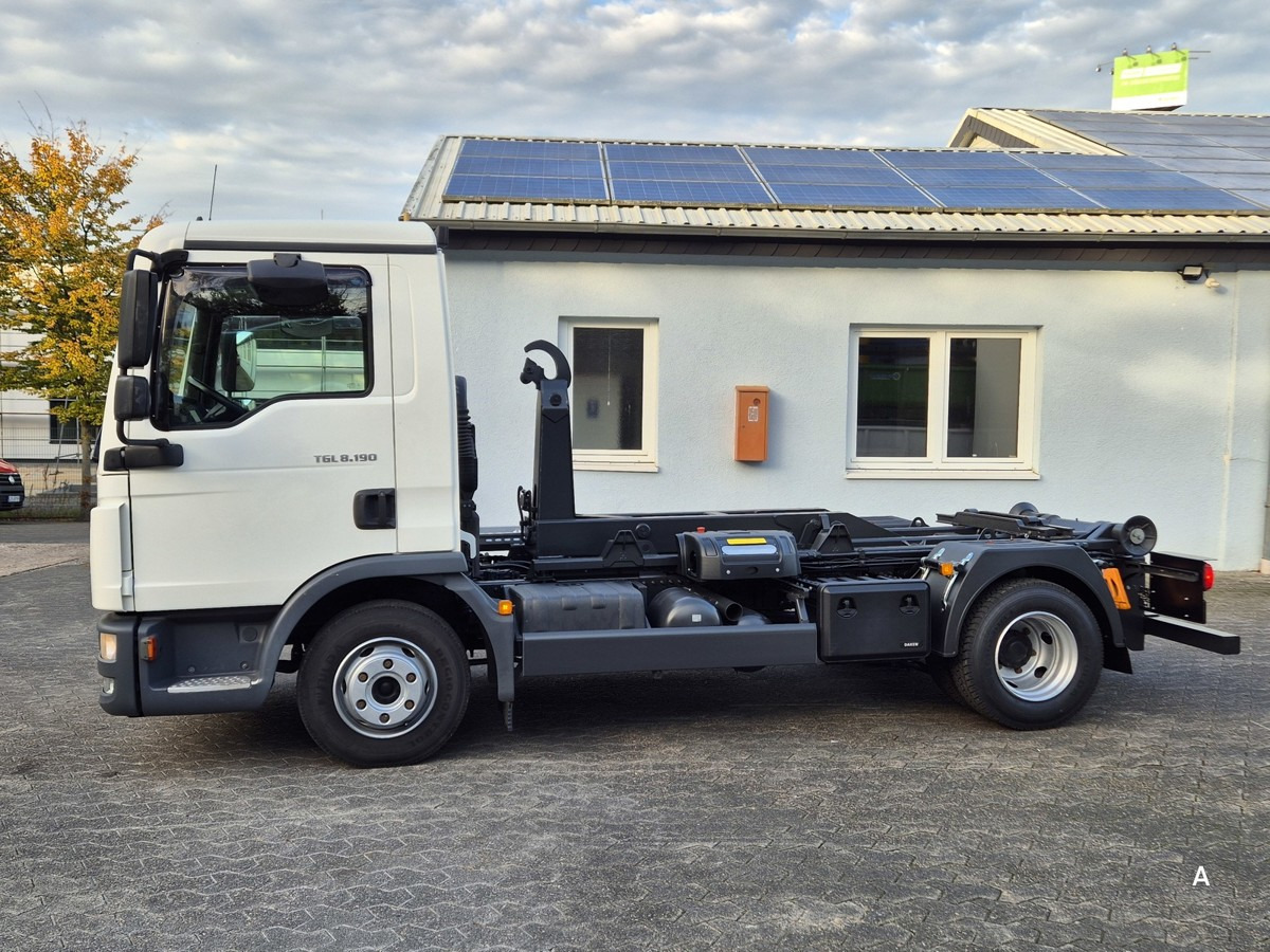 MAN TGL 8.190 BL City Abrollkipper Aut., 2 x AHK sof - Haakarmsysteem vrachtwagen: afbeelding 3 MAN TGL 8.190 BL City Abrollkipper Aut., 2 x AHK sof - Haakarmsysteem vrachtwagen: afbeelding 3