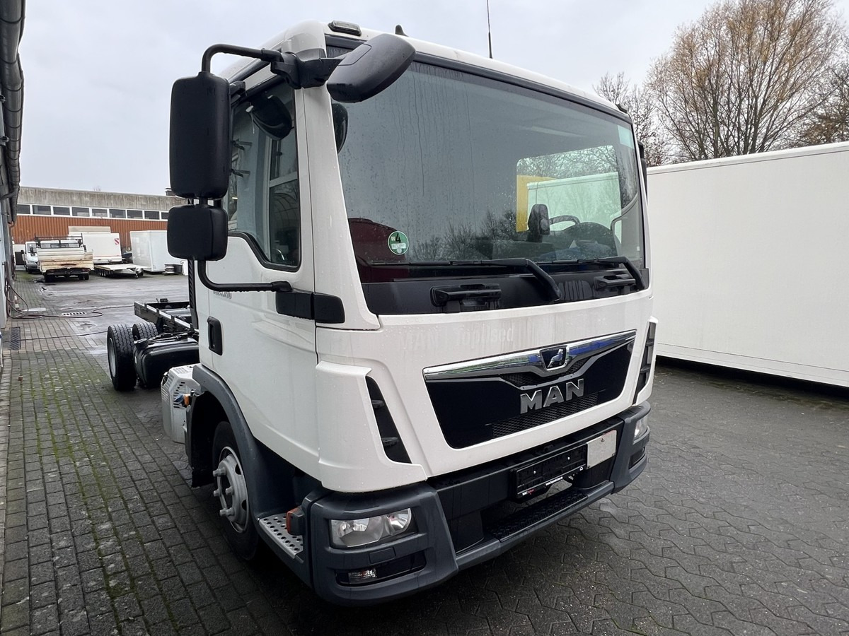 MAN TGL 8.190 BL RS 4200 AHK/Luft neuwertig! - Chassis vrachtwagen: afbeelding 4 MAN TGL 8.190 BL RS 4200 AHK/Luft neuwertig! - Chassis vrachtwagen: afbeelding 4