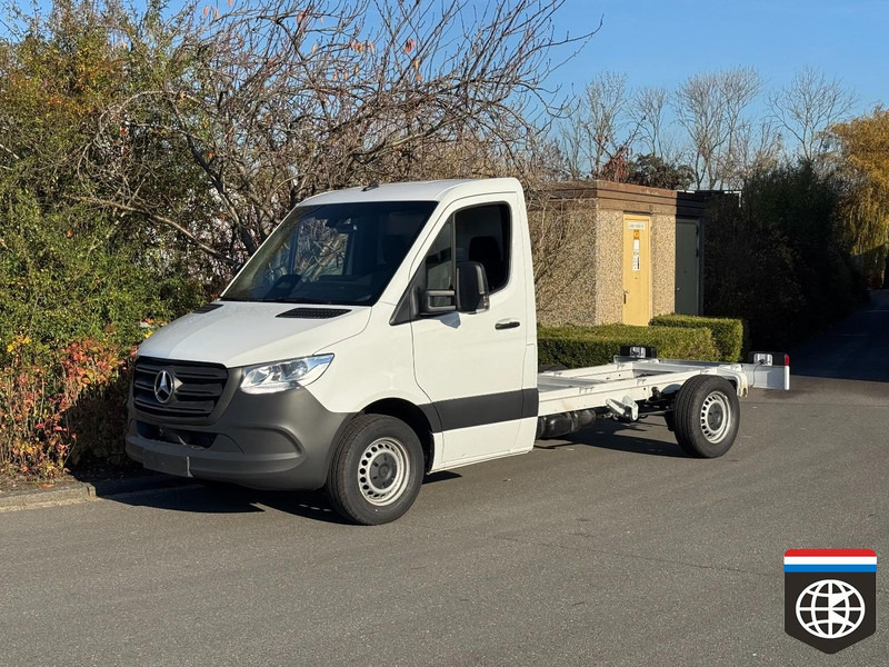 Mercedes-Benz Sprinter 315 CDi CHASSIS WB 3670 - AUTOMAAT NAVIGATIE *** BPM VRIJ !! - Bedrijfswagen: afbeelding 1 Mercedes-Benz Sprinter 315 CDi CHASSIS WB 3670 - AUTOMAAT NAVIGATIE *** BPM VRIJ !! - Bedrijfswagen: afbeelding 1