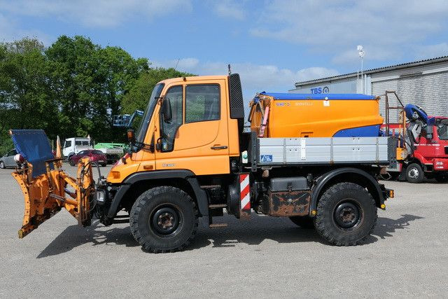 Unimog U 300 4x4, Schmidt, Streuer, Schild, Klima,27tkm - Bedrijfswagen: afbeelding 3 Unimog U 300 4x4, Schmidt, Streuer, Schild, Klima,27tkm - Bedrijfswagen: afbeelding 3