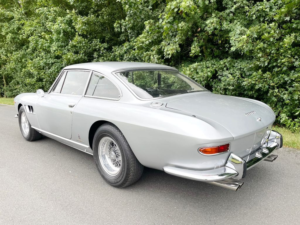 Ferrari 330 GT Coupe 2+2/TÜV neu/H-Zulassung - Personenwagen: afbeelding 5 Ferrari 330 GT Coupe 2+2/TÜV neu/H-Zulassung - Personenwagen: afbeelding 5