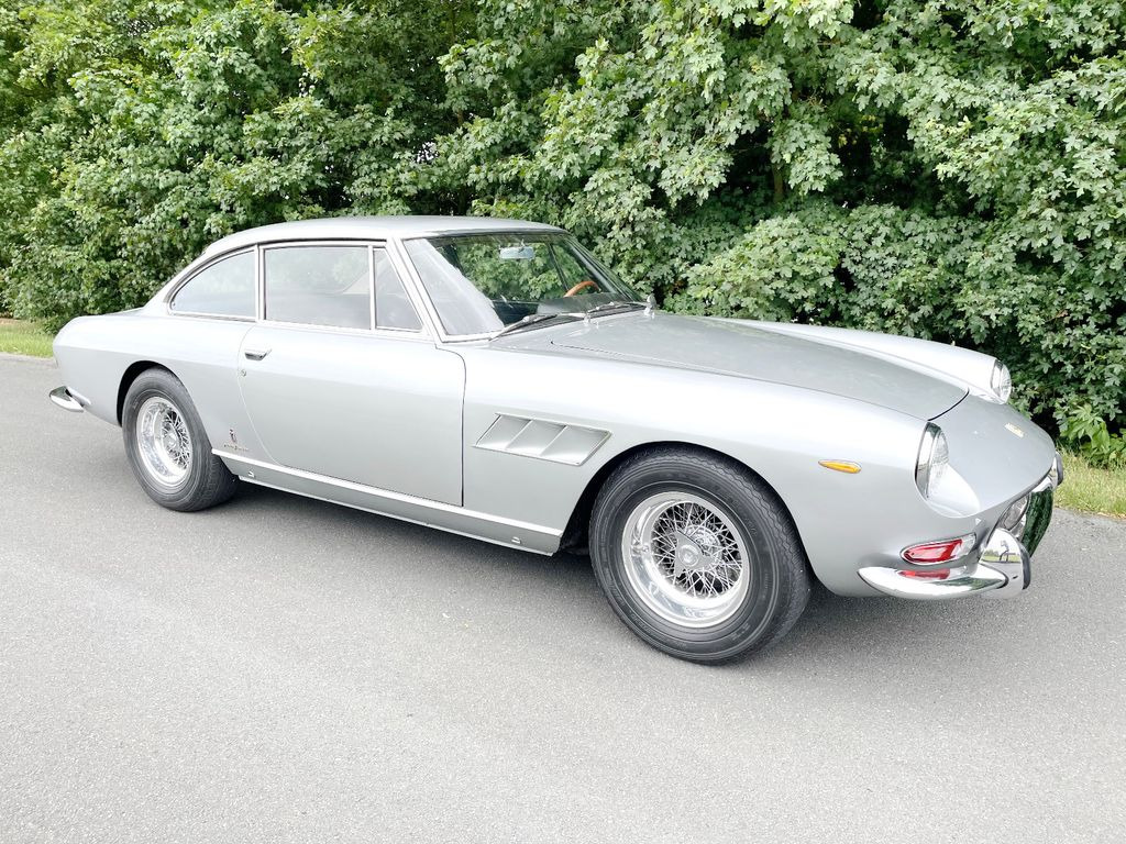 Ferrari 330 GT Coupe 2+2/TÜV neu/H-Zulassung - Personenwagen: afbeelding 2 Ferrari 330 GT Coupe 2+2/TÜV neu/H-Zulassung - Personenwagen: afbeelding 2