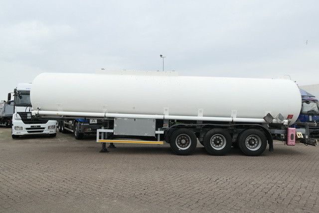 Kässbohrer STH 34/10-24/Tank 34.000 ltr./Unterbefüll./Pumpe - Tankoplegger: afbeelding 2 Kässbohrer STH 34/10-24/Tank 34.000 ltr./Unterbefüll./Pumpe - Tankoplegger: afbeelding 2