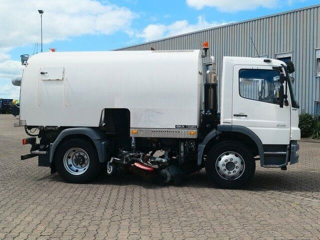 Mercedes-Benz 1518 LKO Atego 4x2, Kobit-Aufbau, 8m³,Wassertank - Veegwagen: afbeelding 2 Mercedes-Benz 1518 LKO Atego 4x2, Kobit-Aufbau, 8m³,Wassertank - Veegwagen: afbeelding 2