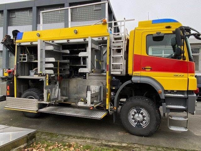 Mercedes-Benz 1833 Axor 4x4, Kran Palfinger, Rosenbauer, AHK - Brandweerwagen: afbeelding 4 Mercedes-Benz 1833 Axor 4x4, Kran Palfinger, Rosenbauer, AHK - Brandweerwagen: afbeelding 4