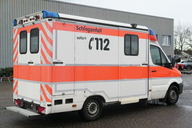 Mercedes-Benz 315 CDI Sprinter 4x2, Klima, Navi, Liege - Ambulance: afbeelding 3 Mercedes-Benz 315 CDI Sprinter 4x2, Klima, Navi, Liege - Ambulance: afbeelding 3