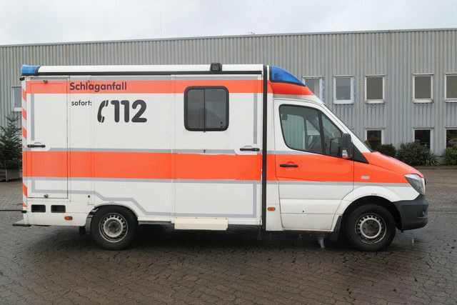 Mercedes-Benz 315 CDI Sprinter 4x2, Klima, Navi, Liege - Ambulance: afbeelding 2 Mercedes-Benz 315 CDI Sprinter 4x2, Klima, Navi, Liege - Ambulance: afbeelding 2
