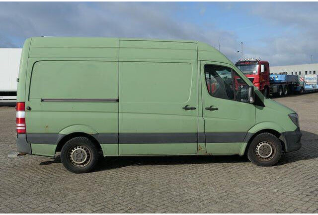 Mercedes-Benz 316 CDI Sprinter 4x2, Klima, Bott-Regale, AHK - Gesloten bestelwagen: afbeelding 4 Mercedes-Benz 316 CDI Sprinter 4x2, Klima, Bott-Regale, AHK - Gesloten bestelwagen: afbeelding 4