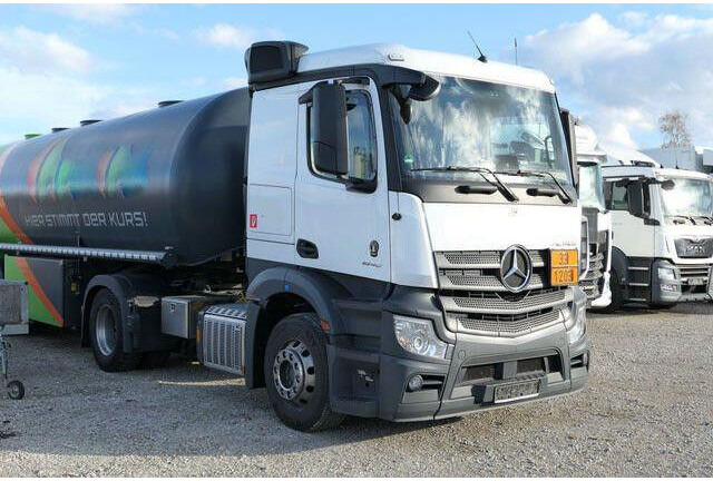 Mercedes-Benz 1846 Actros 4x2, Hydr., ADR, Leicht, Klima, Navi - Trekker: afbeelding 4 Mercedes-Benz 1846 Actros 4x2, Hydr., ADR, Leicht, Klima, Navi - Trekker: afbeelding 4