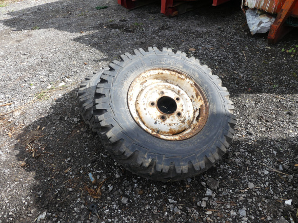 2 Roues pour engin de chantier Pirelli FS40 - Complete wiel voor Tractor: afbeelding 1 2 Roues pour engin de chantier Pirelli FS40 - Complete wiel voor Tractor: afbeelding 1