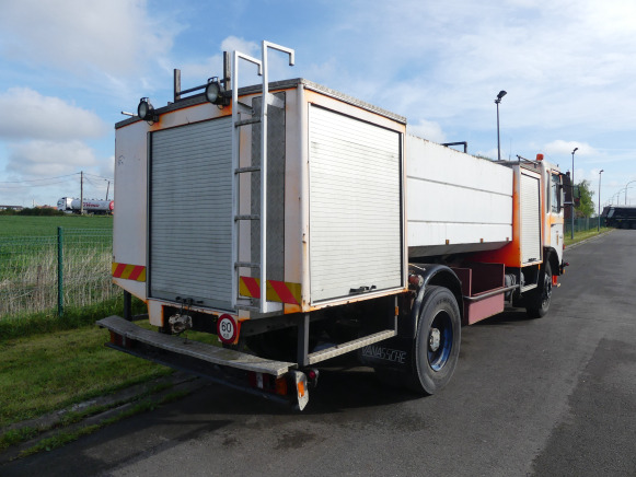 Camion de pompier MAN 12F (1984-285.497 km) - Brandweerwagen: afbeelding 3 Camion de pompier MAN 12F (1984-285.497 km) - Brandweerwagen: afbeelding 3