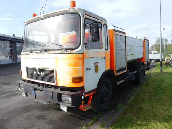 Camion de pompier MAN 12F (1984-285.497 km) - Brandweerwagen: afbeelding 1 Camion de pompier MAN 12F (1984-285.497 km) - Brandweerwagen: afbeelding 1