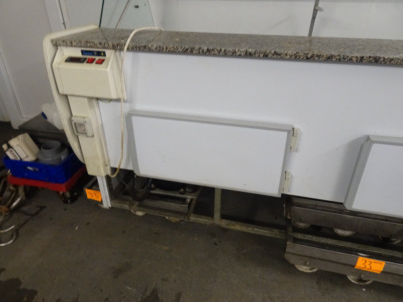 Comptoir frigo, marque ZOIN
modèle : Melody Y 300 Statico - bbianco
numéro : 5629/07
année : 2007
Toir frigo, marque ZOIN
modèle : Melody Y 300 Statico - bbianco
numéro : 5629/07
anné frigo, marque ZO - Voedselverwerkende machine: afbeelding 4 Comptoir frigo, marque ZOIN
modèle : Melody Y 300 Statico - bbianco
numéro : 5629/07
année : 2007
Toir frigo, marque ZOIN
modèle : Melody Y 300 Statico - bbianco
numéro : 5629/07
anné frigo, marque ZO - Voedselverwerkende machine: afbeelding 4