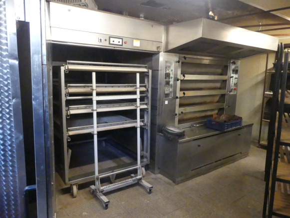 Four au mazout avec chambre étuve Ooms - Bakkerijmachine: afbeelding 1 Four au mazout avec chambre étuve Ooms - Bakkerijmachine: afbeelding 1