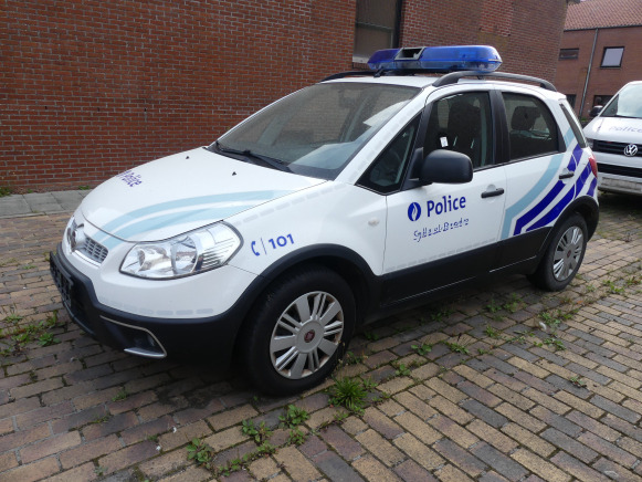 Voiture 4x4 Fiat Sedici (2011-92.634 km-VIN:TSMFYB21S00608157) - Gemeentelijke machine/ Speciaal: afbeelding 1 Voiture 4x4 Fiat Sedici (2011-92.634 km-VIN:TSMFYB21S00608157) - Gemeentelijke machine/ Speciaal: afbeelding 1
