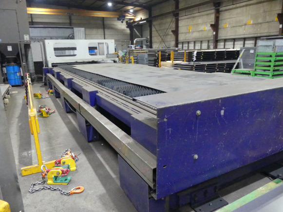 Machine de découpe laser CO² avec refroidisseur et aspiration de fumée Bystronic Bylaser 6000 - Metaalbewerkingsmachine: afbeelding 5 Machine de découpe laser CO² avec refroidisseur et aspiration de fumée Bystronic Bylaser 6000 - Metaalbewerkingsmachine: afbeelding 5