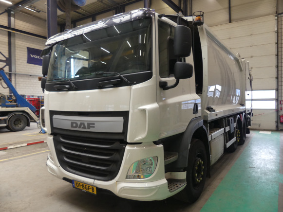 REF:01-BGF-8 - Camion poubelle DAF CF290FAG (2015-268.697 km) - Vuilniswagen: afbeelding 1 REF:01-BGF-8 - Camion poubelle DAF CF290FAG (2015-268.697 km) - Vuilniswagen: afbeelding 1
