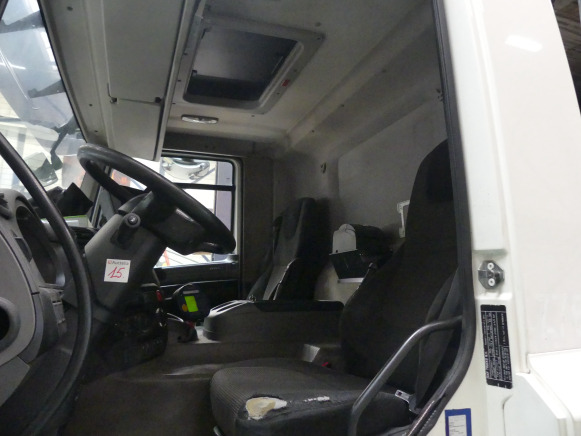 REF:01-BGF-8 - Camion poubelle DAF CF290FAG (2015-268.697 km) - Vuilniswagen: afbeelding 5 REF:01-BGF-8 - Camion poubelle DAF CF290FAG (2015-268.697 km) - Vuilniswagen: afbeelding 5