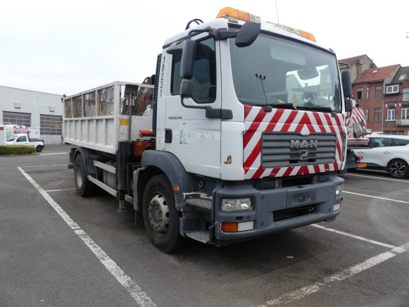 REF:10231 - Camion benne avec grue MAN TGM 18.240(VIN: WMAN08ZZ89Y231476) - Kipper vrachtwagen, Kraanwagen: afbeelding 2 REF:10231 - Camion benne avec grue MAN TGM 18.240(VIN: WMAN08ZZ89Y231476) - Kipper vrachtwagen, Kraanwagen: afbeelding 2