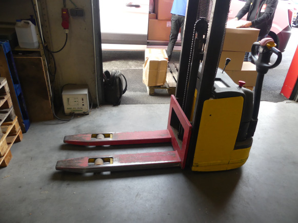 REF:Bâtiment A - Gerbeur Komatsu MWS 10-1R - Stapelaar: afbeelding 2 REF:Bâtiment A - Gerbeur Komatsu MWS 10-1R - Stapelaar: afbeelding 2