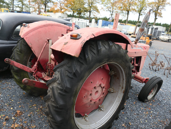 Tracteur agricole International Harvester (VIN:NT362374) - Tractor: afbeelding 3 Tracteur agricole International Harvester (VIN:NT362374) - Tractor: afbeelding 3