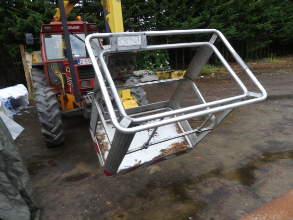 Tracteur agricole avec nacelle Fiatagri (New Holland) 110-90 DT - Tractor: afbeelding 2 Tracteur agricole avec nacelle Fiatagri (New Holland) 110-90 DT - Tractor: afbeelding 2