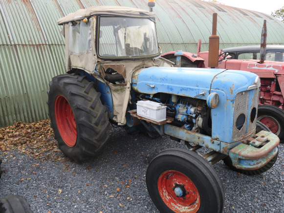 Tracteur agricole + treuil Ford Super Major - Tractor: afbeelding 2 Tracteur agricole + treuil Ford Super Major - Tractor: afbeelding 2