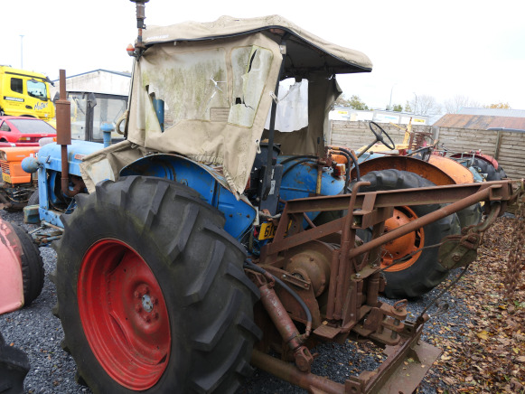 Tracteur agricole + treuil Ford Super Major - Tractor: afbeelding 4 Tracteur agricole + treuil Ford Super Major - Tractor: afbeelding 4