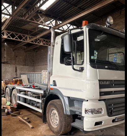Tracteur routier DAF FAT CF-M4TN3 (2013-57.000 km-VIN:XLRAT85MC0E985264) - Trekker: afbeelding 2 Tracteur routier DAF FAT CF-M4TN3 (2013-57.000 km-VIN:XLRAT85MC0E985264) - Trekker: afbeelding 2