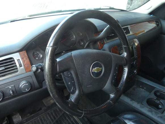 Voiture Chevrolet Suburban (2006-355.000 km) Numéro de châssis : 1GNFK16327J170092 - Kilométrage : 355000 - Bestelwagen met dubbele cabine: afbeelding 5 Voiture Chevrolet Suburban (2006-355.000 km) Numéro de châssis : 1GNFK16327J170092 - Kilométrage : 355000 - Bestelwagen met dubbele cabine: afbeelding 5
