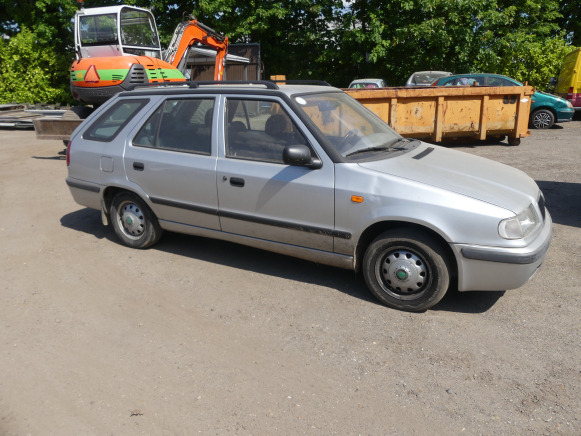 Voiture Skoda Felicia Station wagon (1999-134.345 km) - Personenwagen: afbeelding 3 Voiture Skoda Felicia Station wagon (1999-134.345 km) - Personenwagen: afbeelding 3