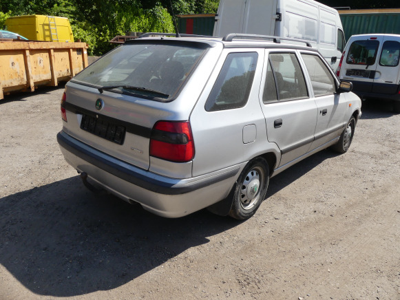Voiture Skoda Felicia Station wagon (1999-134.345 km) - Personenwagen: afbeelding 5 Voiture Skoda Felicia Station wagon (1999-134.345 km) - Personenwagen: afbeelding 5