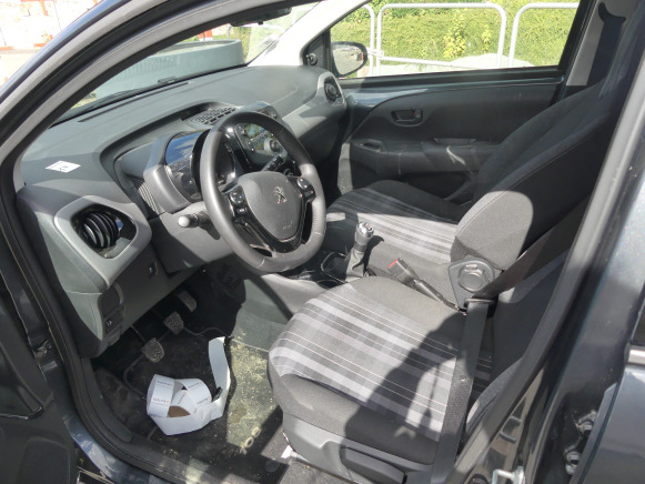 Voiture (saisie sur voirie) (1.735km) Peugeot 108 Style 5 portes(Vin:VF3PSCFBDJR245289) - Personenwagen: afbeelding 5 Voiture (saisie sur voirie) (1.735km) Peugeot 108 Style 5 portes(Vin:VF3PSCFBDJR245289) - Personenwagen: afbeelding 5