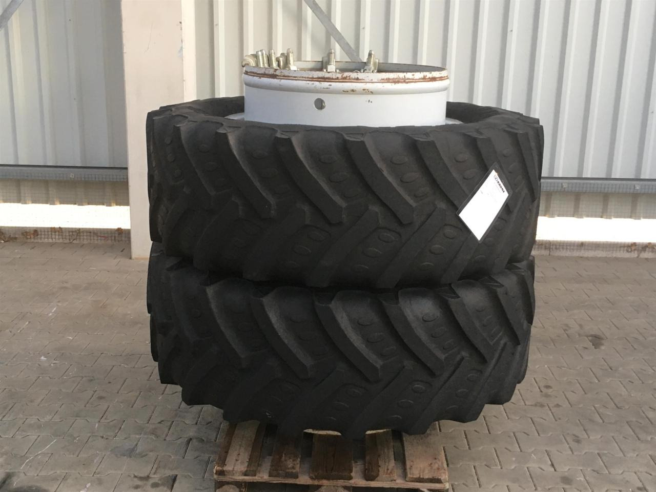 BKT 480/70R34 - Band voor Landbouwmachine: afbeelding 1 BKT 480/70R34 - Band voor Landbouwmachine: afbeelding 1