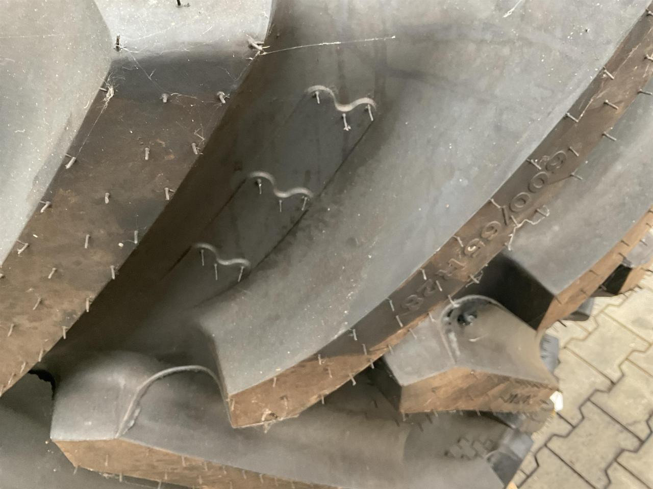 BKT 600/65R28 - Band voor Landbouwmachine: afbeelding 5 BKT 600/65R28 - Band voor Landbouwmachine: afbeelding 5