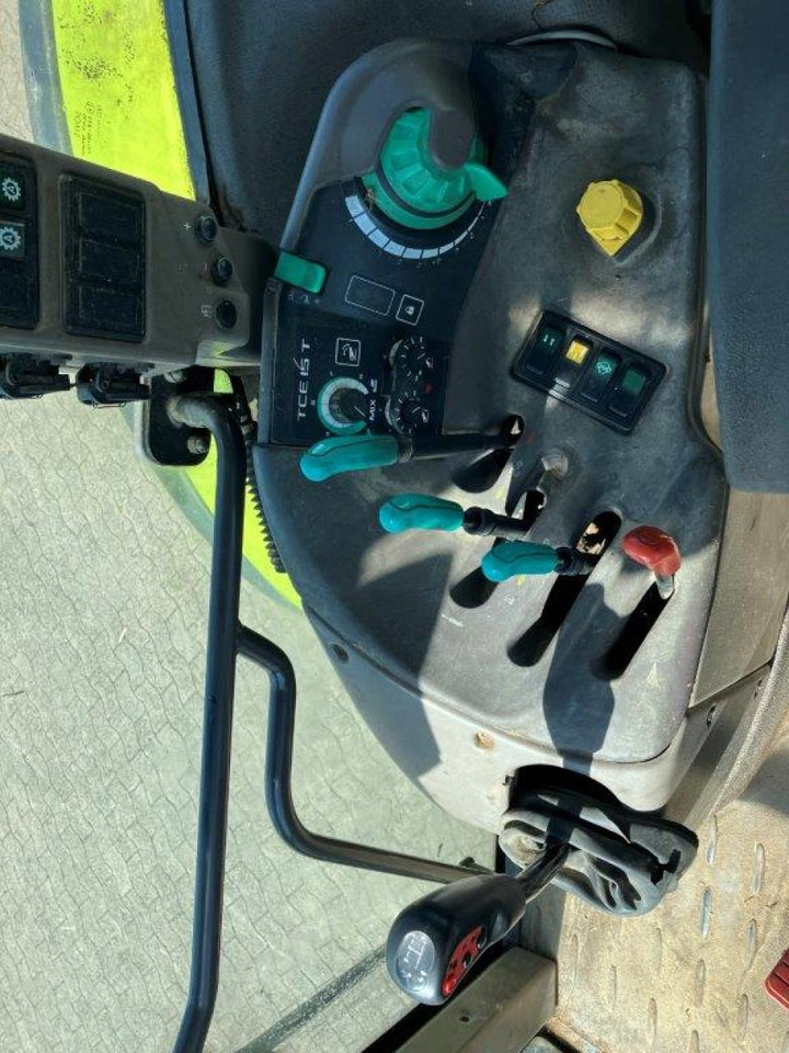 CLAAS Ares 696 - Tractor: afbeelding 5 CLAAS Ares 696 - Tractor: afbeelding 5