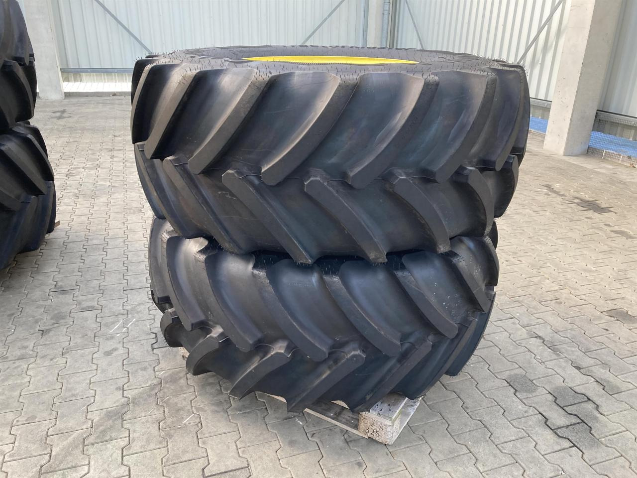 Continental 600/70R30 - Band voor Landbouwmachine: afbeelding 1 Continental 600/70R30 - Band voor Landbouwmachine: afbeelding 1